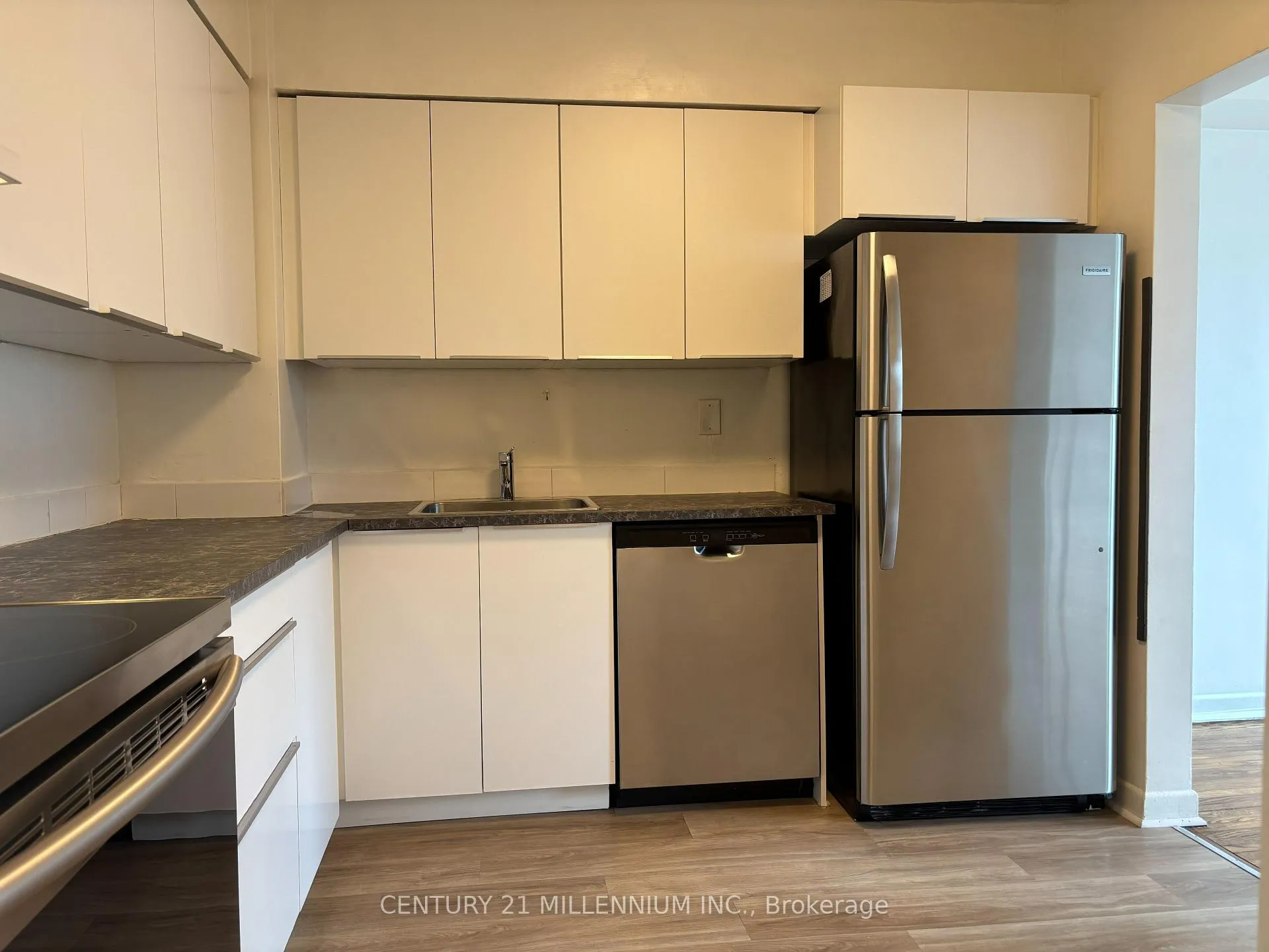 Photo 8 of Unit 1, 928 Pape Avenue, Toronto, Broadview North — HOMEH
