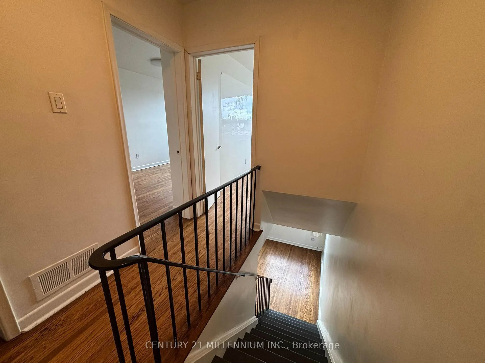 Photo 10 of Unit 1, 928 Pape Avenue, Toronto, Broadview North — HOMEH