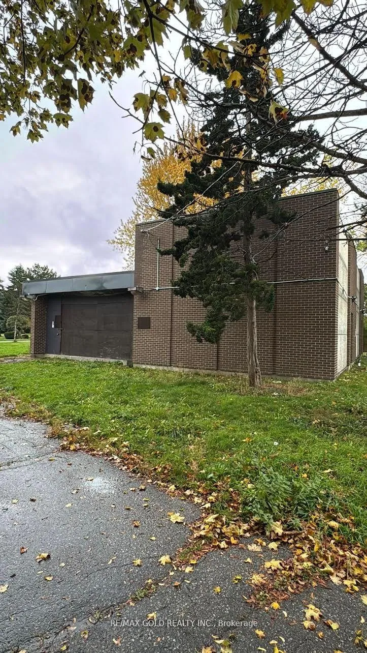 Photo 1 of 6 Easton Place, Brampton, Southgate — HOMEH