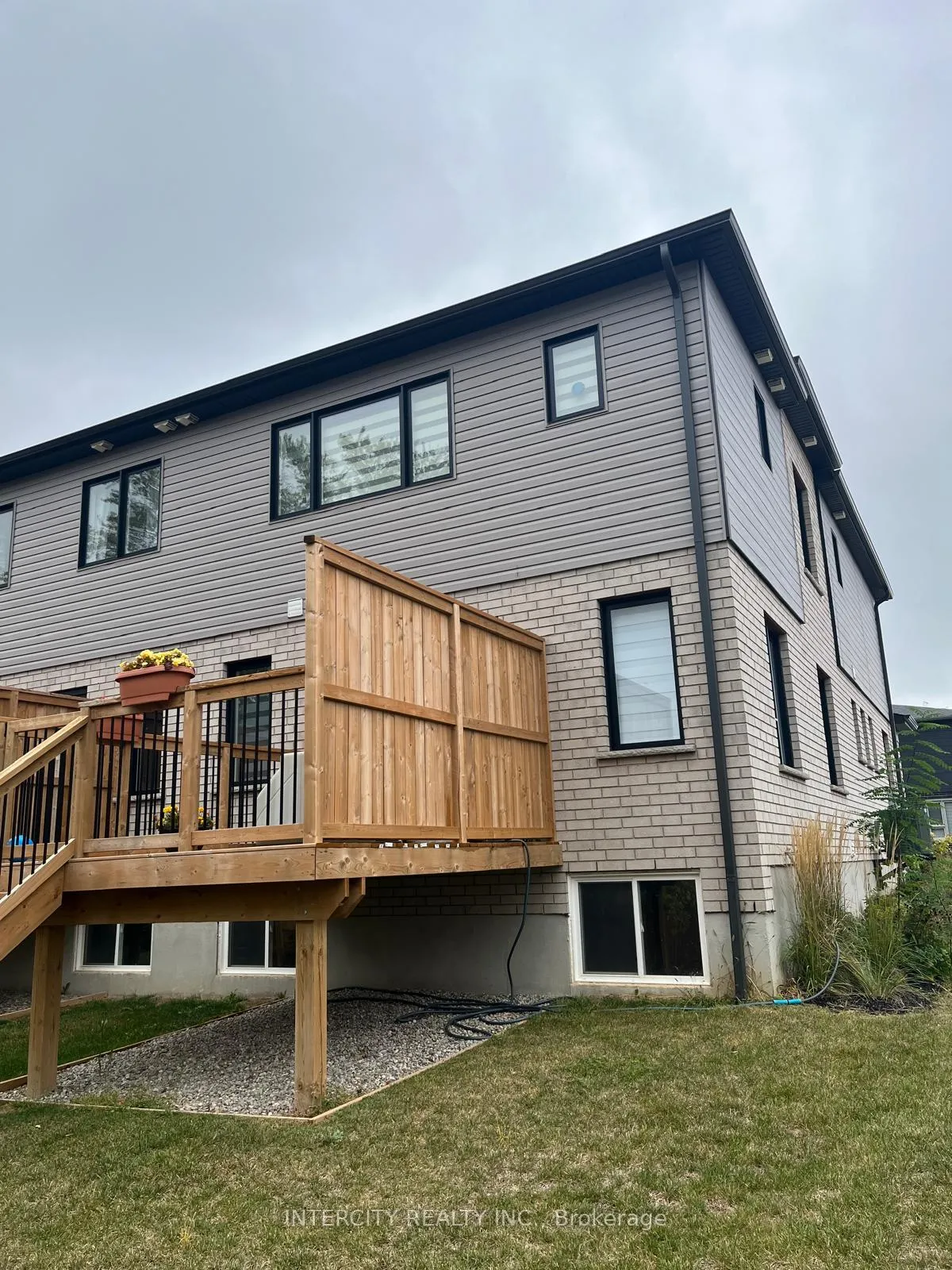 Photo 17 of 3 Roper Place, Kitchener — HOMEH