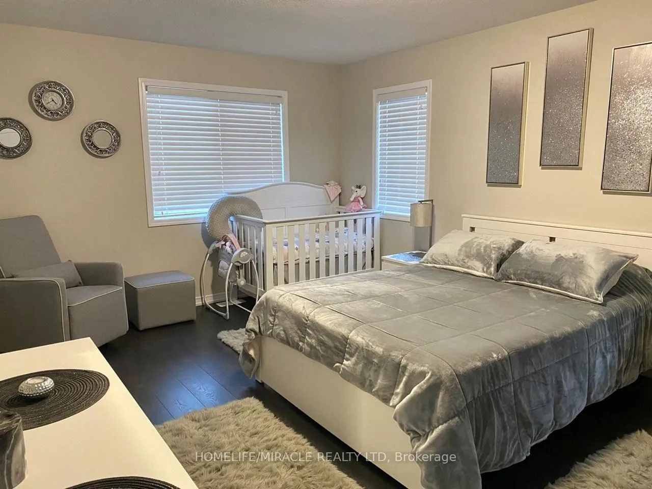Photo 4 of 7740 White Pine Crescent, Niagara Falls, Brown — HOMEH