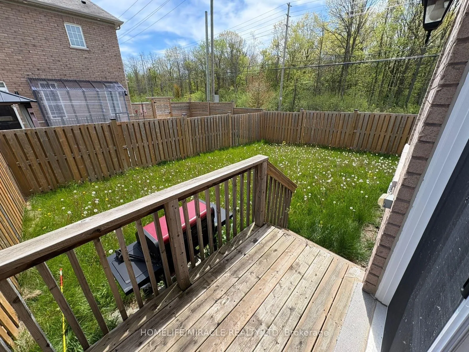 Photo 7 of 7740 White Pine Crescent, Niagara Falls, Brown — HOMEH