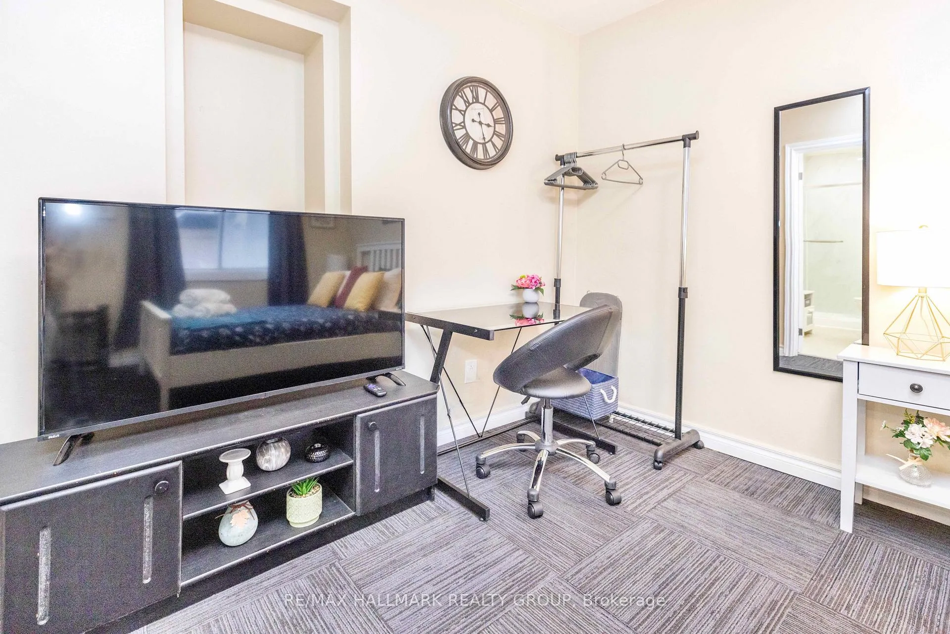 Photo 4 of Unit 4, 456 Bronson Avenue, Ottawa, West Centre Town — HOMEH