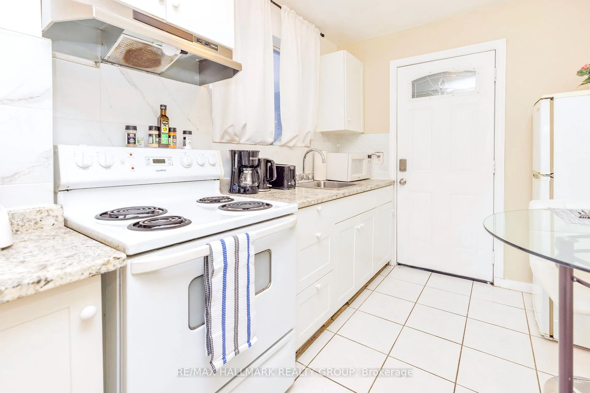 Photo 8 of Unit 4, 456 Bronson Avenue, Ottawa, West Centre Town — HOMEH
