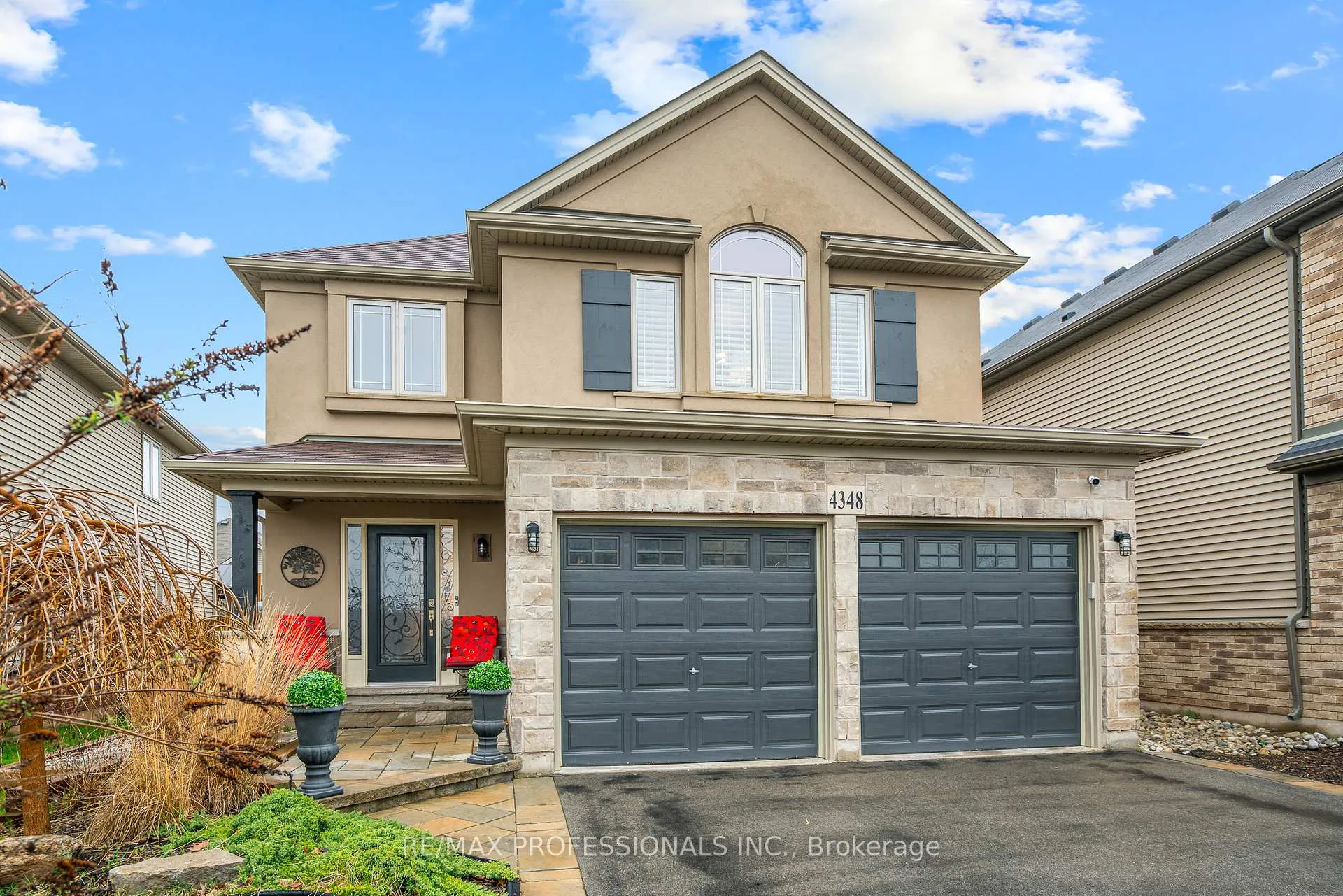 Photo 1 of 4348 Dennis Avenue, Lincoln, Beamsville — HOMEH