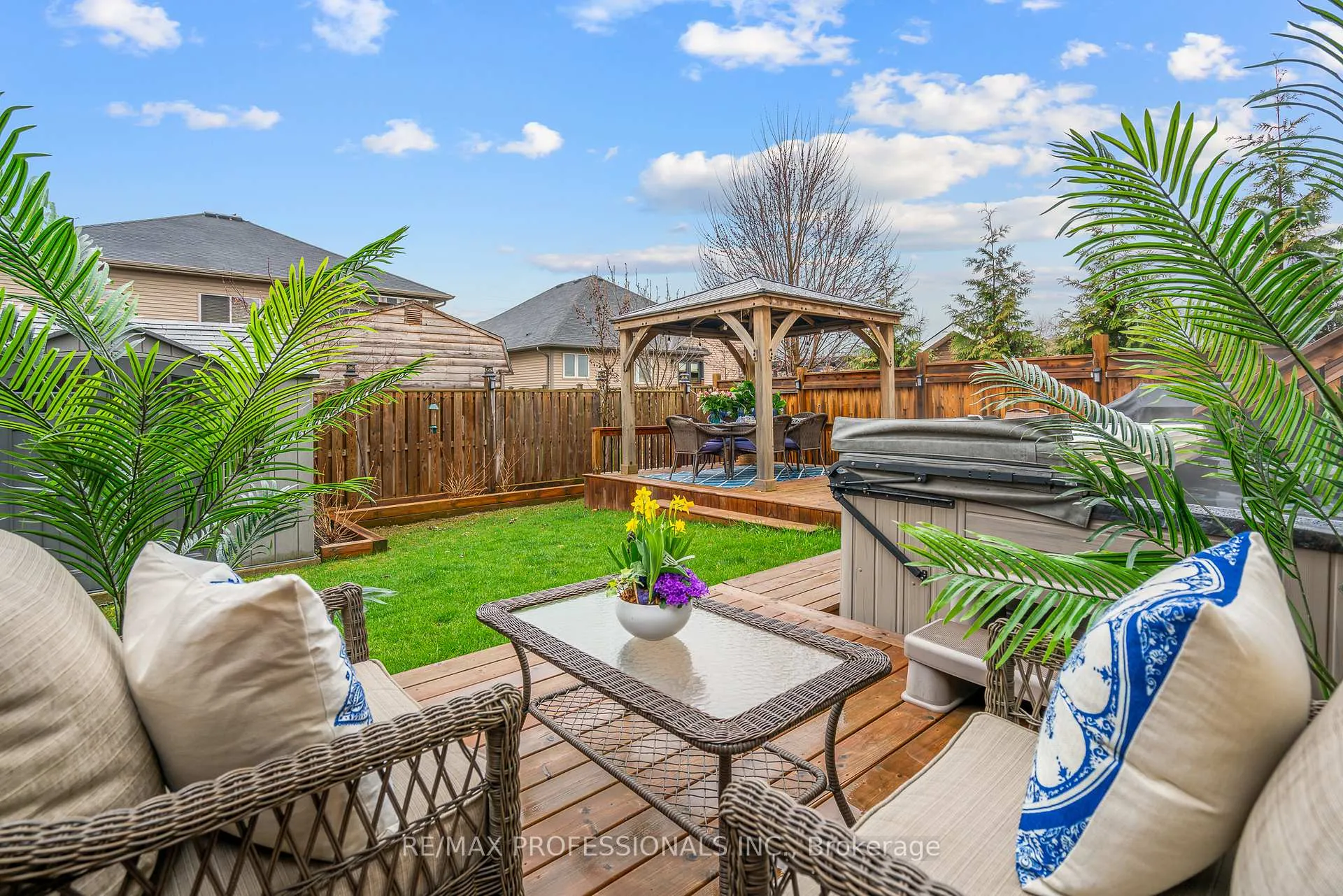 Photo 3 of 4348 Dennis Avenue, Lincoln, Beamsville — HOMEH