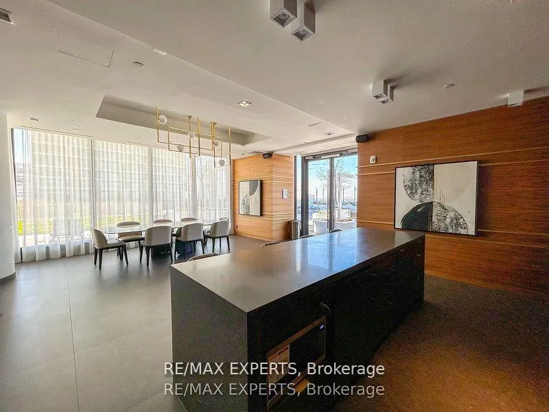 Photo 2 of Unit Th05, 9 Buttermill Avenue, Vaughan, Concord — HOMEH