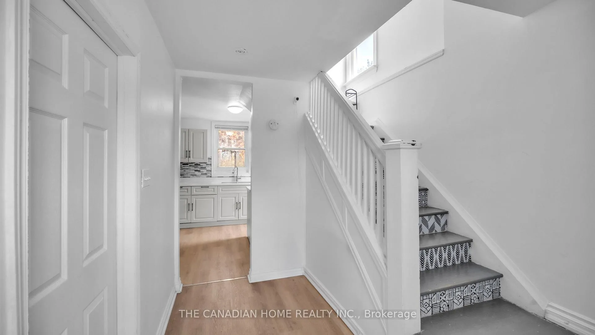 Photo 5 of 87 West 5TH Street, Hamilton, Southam — HOMEH