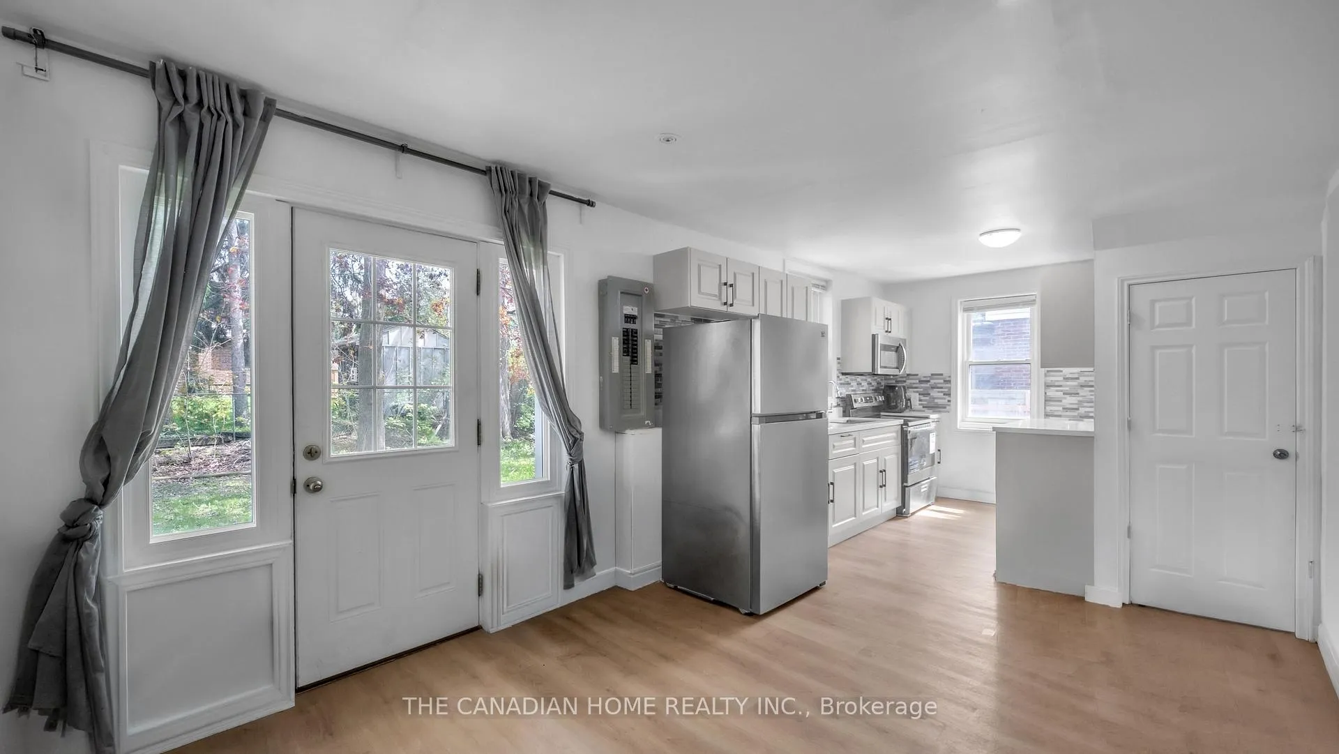 Photo 7 of 87 West 5TH Street, Hamilton, Southam — HOMEH