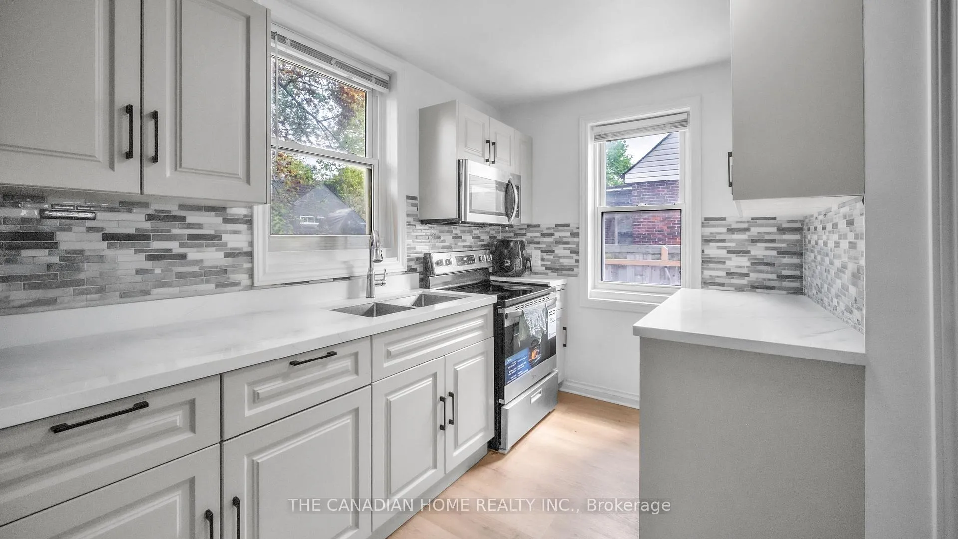 Photo 8 of 87 West 5TH Street, Hamilton, Southam — HOMEH