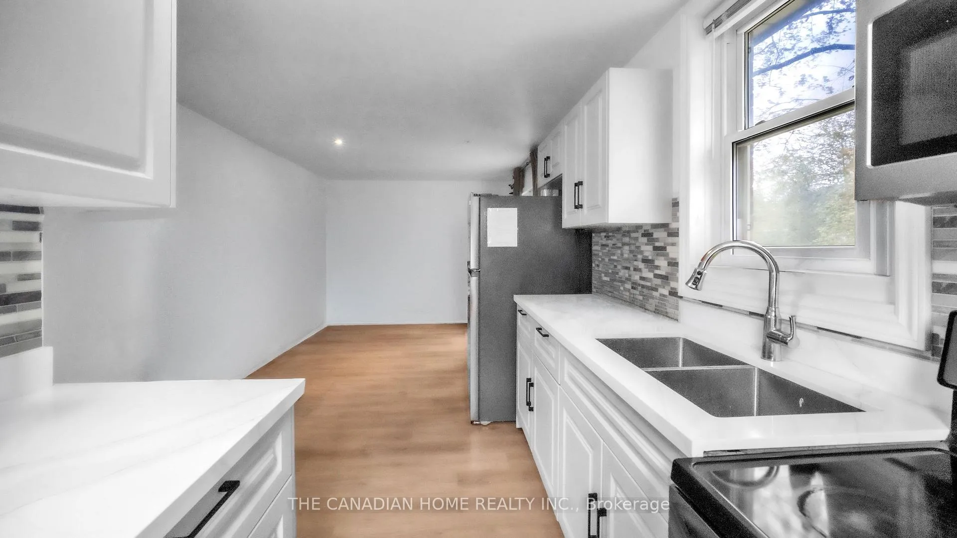 Photo 9 of 87 West 5TH Street, Hamilton, Southam — HOMEH