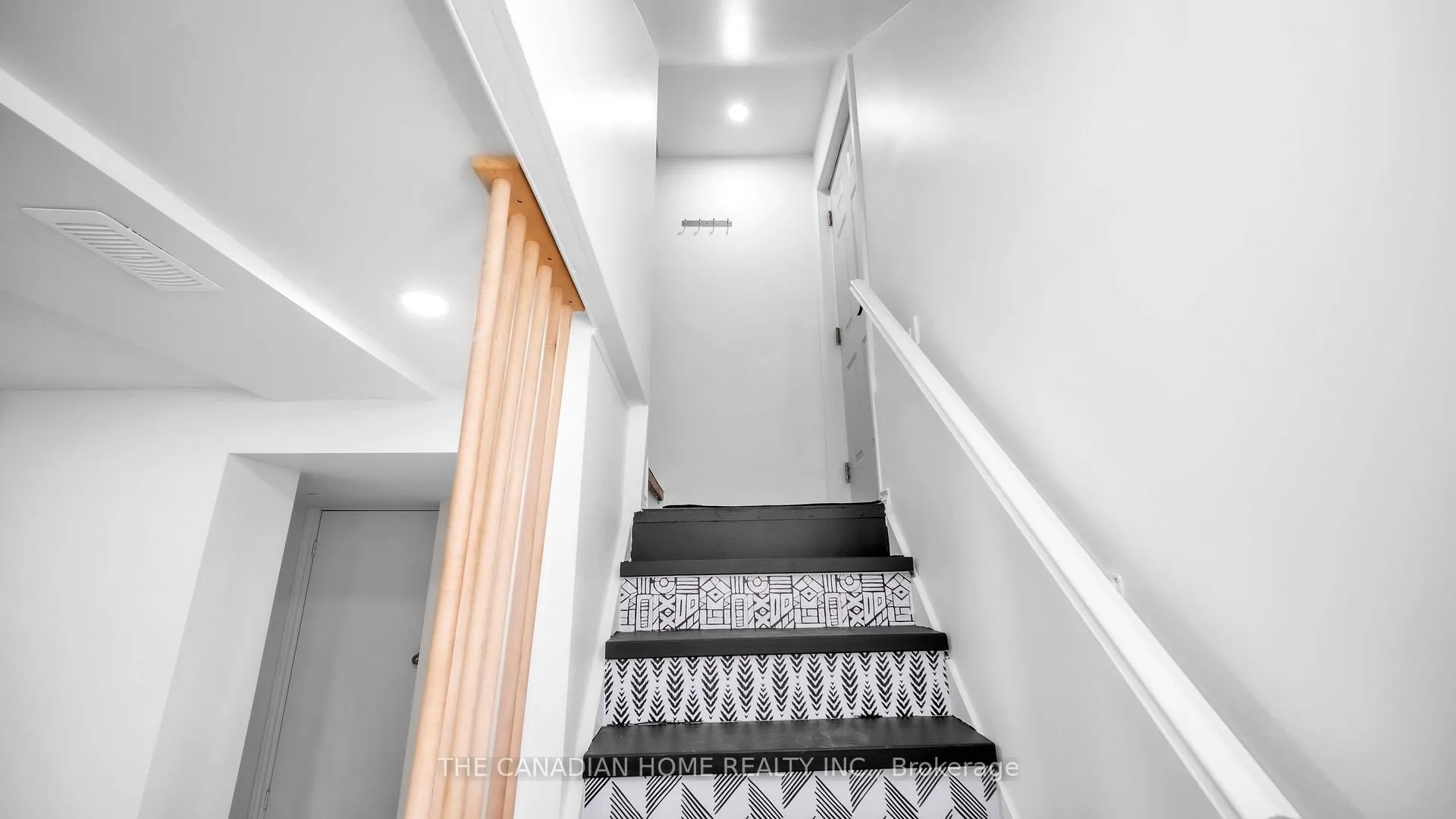 Photo 19 of 87 West 5TH Street, Hamilton, Southam — HOMEH