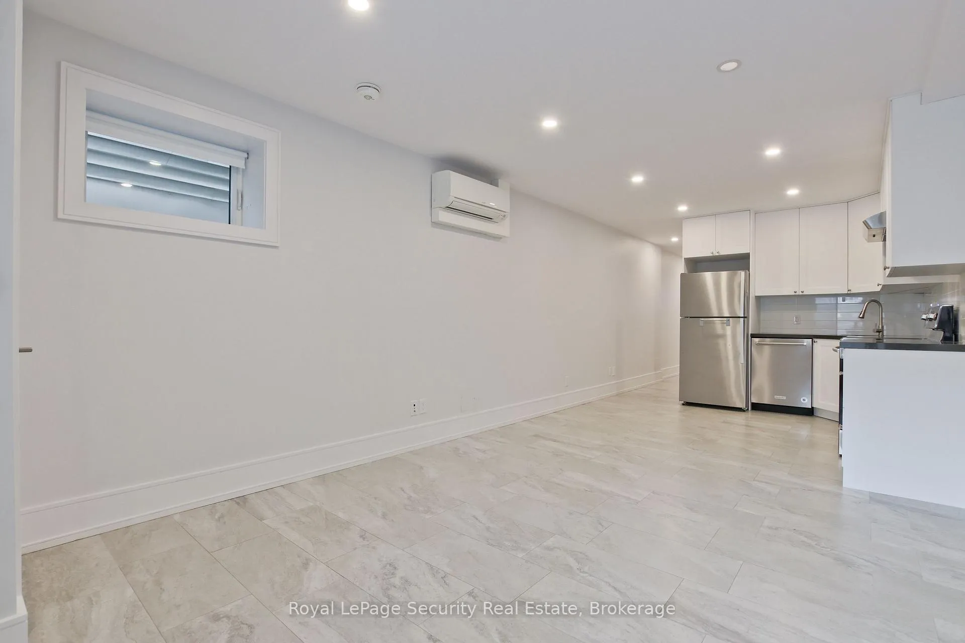 Photo 2 of 318 Boon Avenue, Toronto, Caledonia-Fairbank — HOMEH