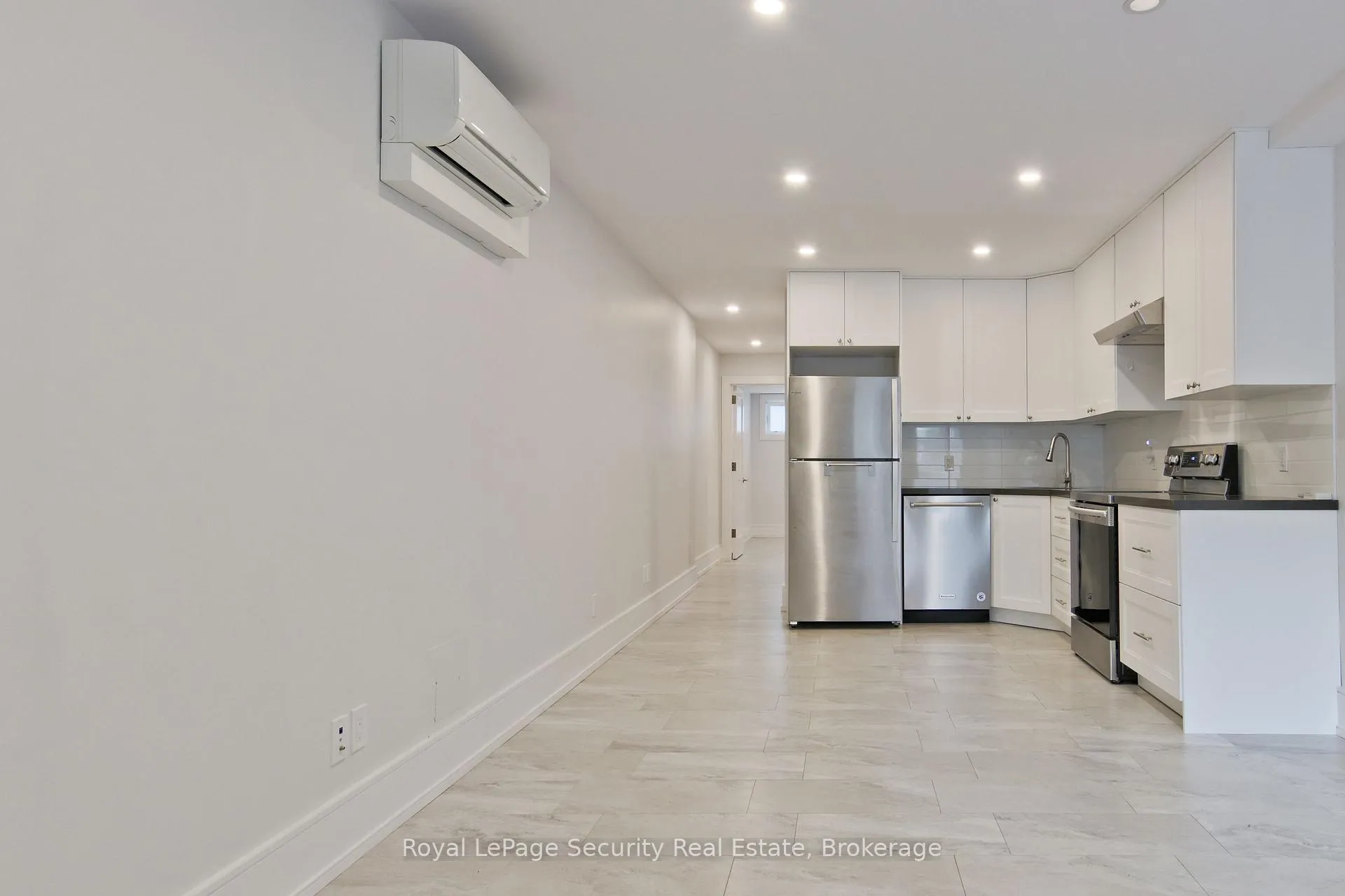 Photo 3 of 318 Boon Avenue, Toronto, Caledonia-Fairbank — HOMEH