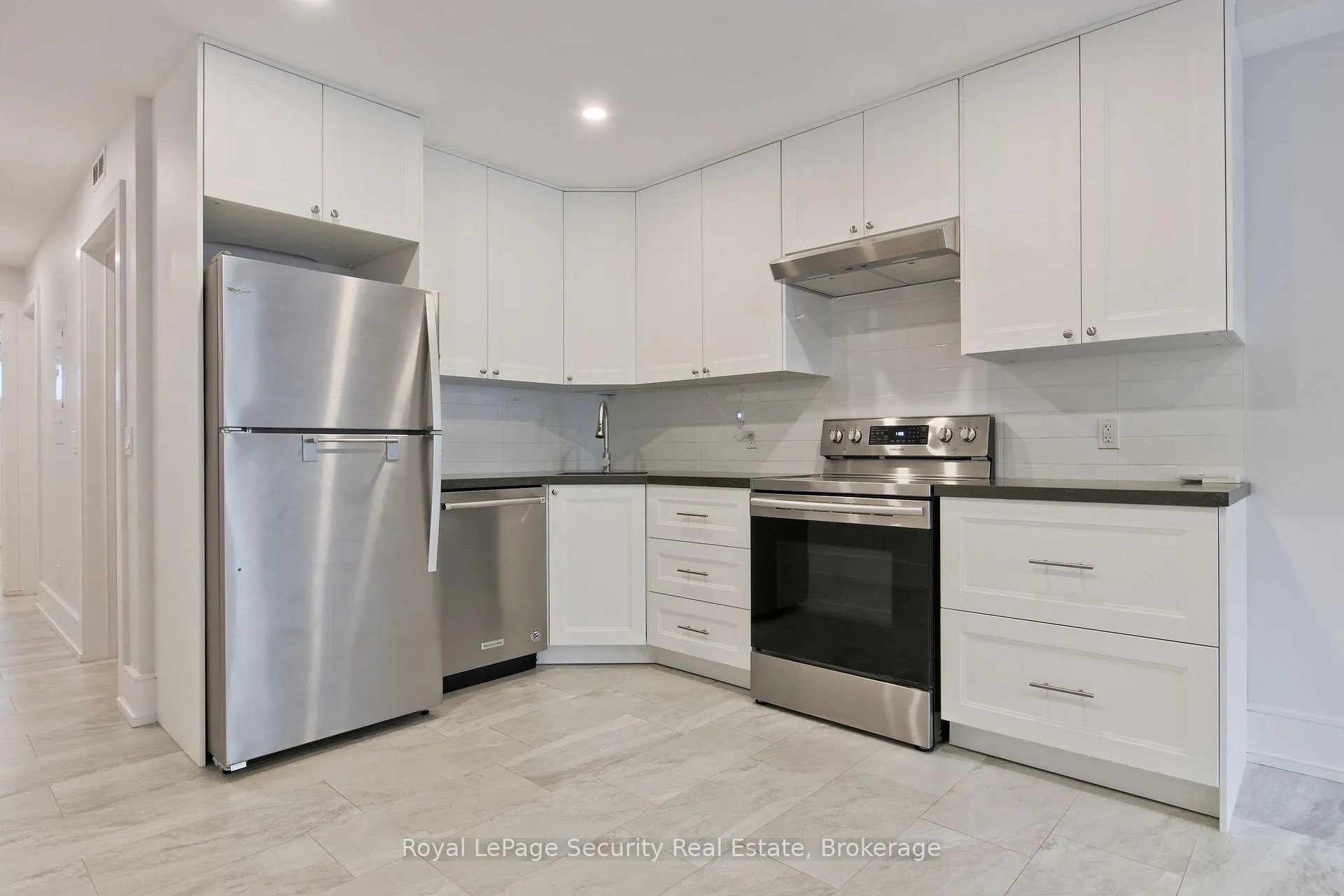 Photo 5 of 318 Boon Avenue, Toronto, Caledonia-Fairbank — HOMEH