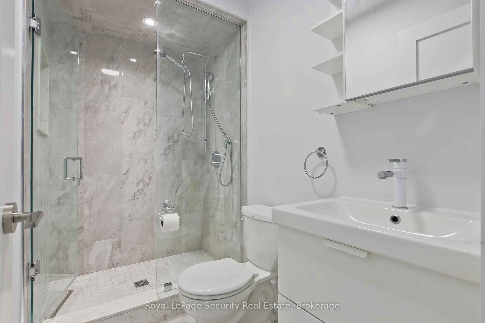 Photo 10 of 318 Boon Avenue, Toronto, Caledonia-Fairbank — HOMEH