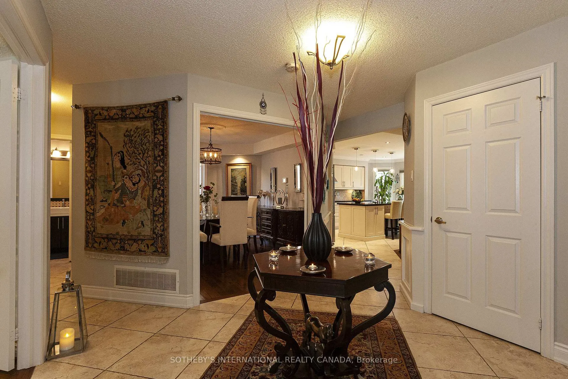 Photo 4 of 2074 Brays Lane, Oakville, Glen Abbey — HOMEH