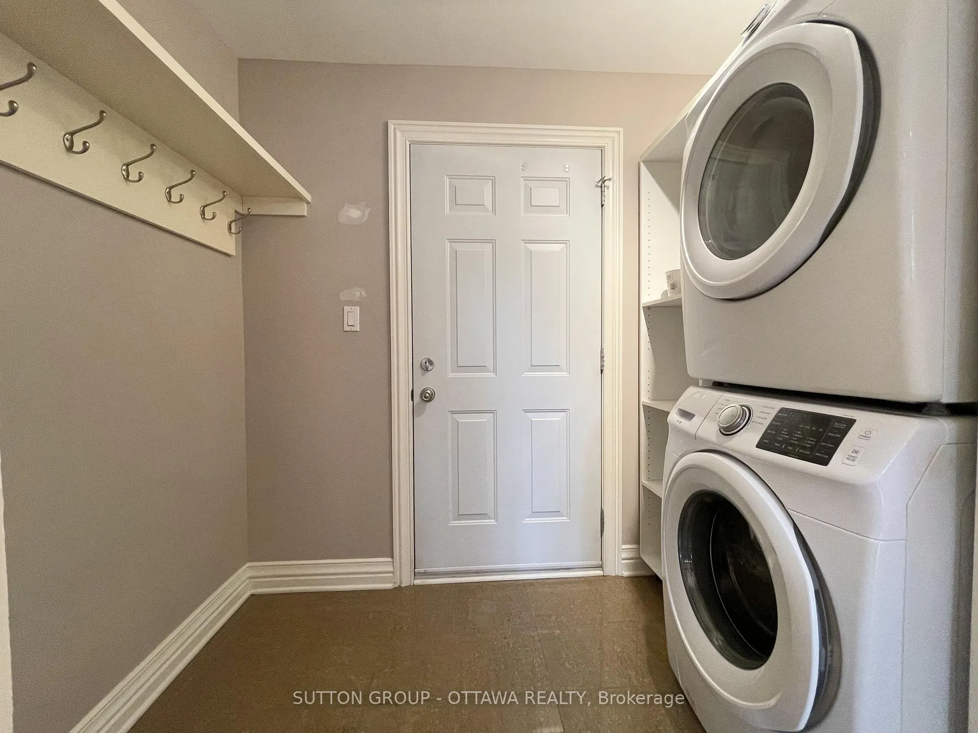 Photo 12 of 1520 Arnhem Street, Ottawa, Carleton Heights — HOMEH