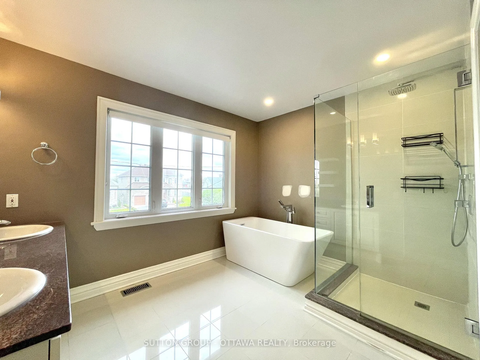 Photo 16 of 1520 Arnhem Street, Ottawa, Carleton Heights — HOMEH