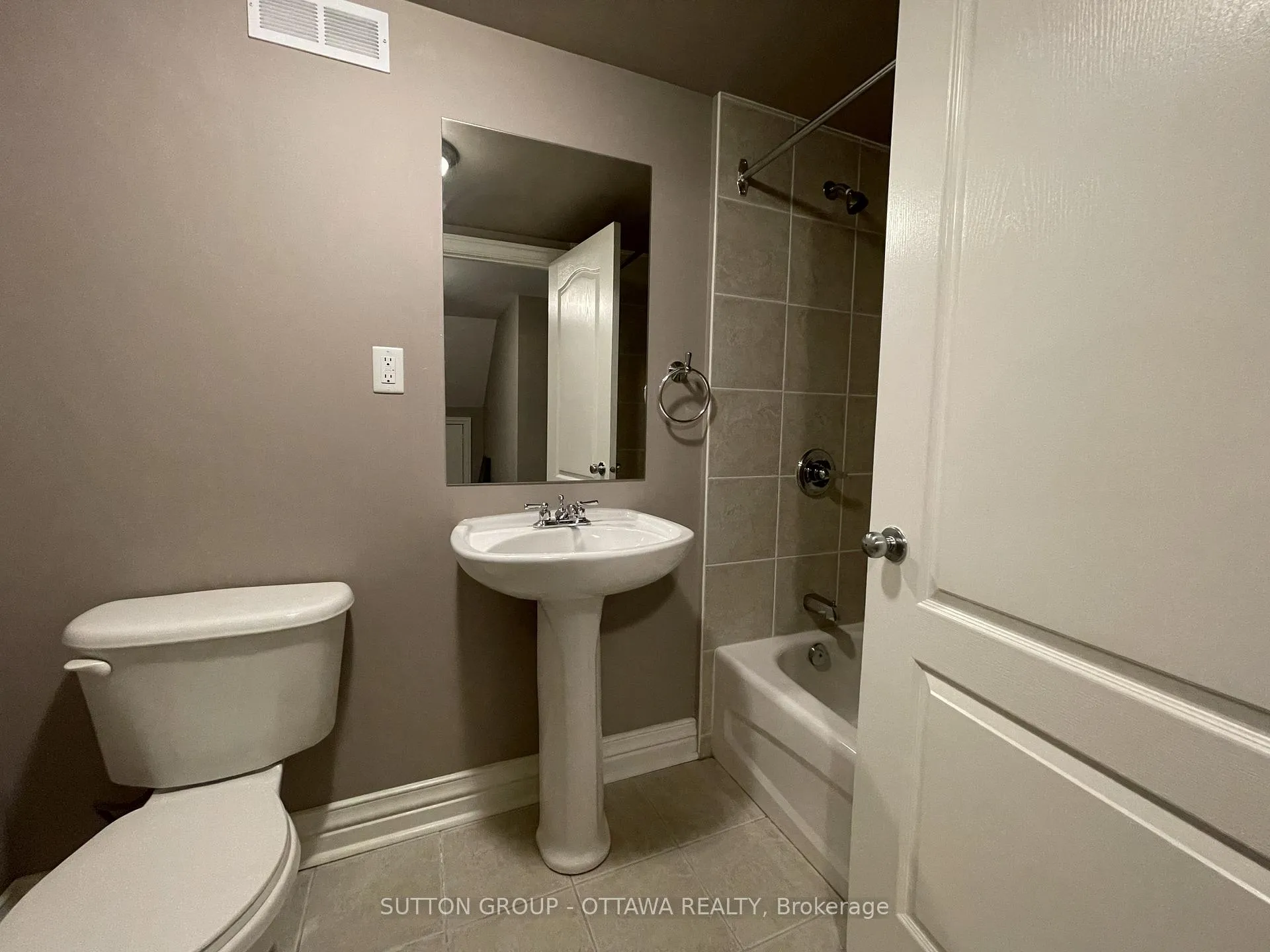 Photo 27 of 1520 Arnhem Street, Ottawa, Carleton Heights — HOMEH