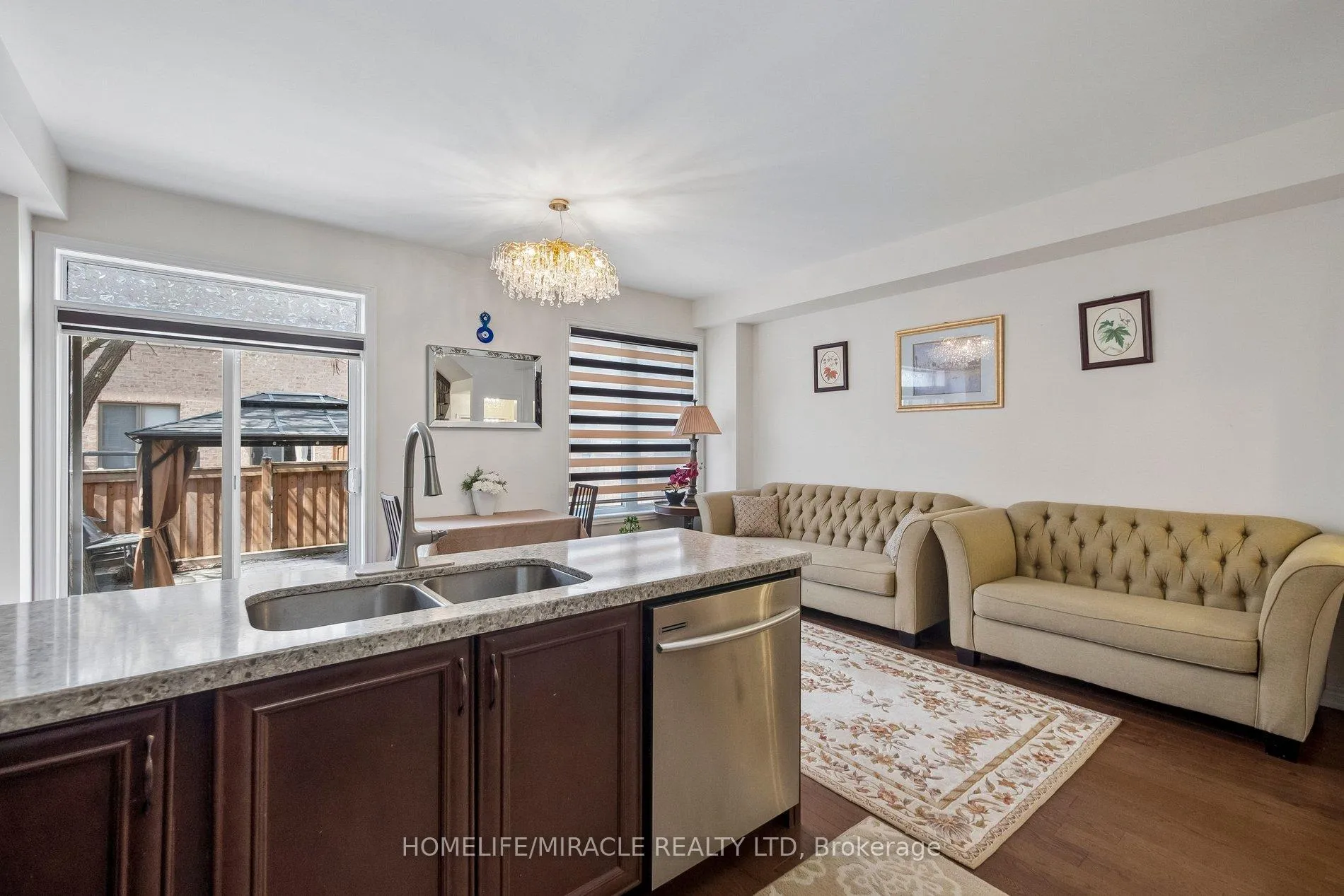 Photo 15 of 25 True Blue Crescent, Caledon, Bolton East — HOMEH