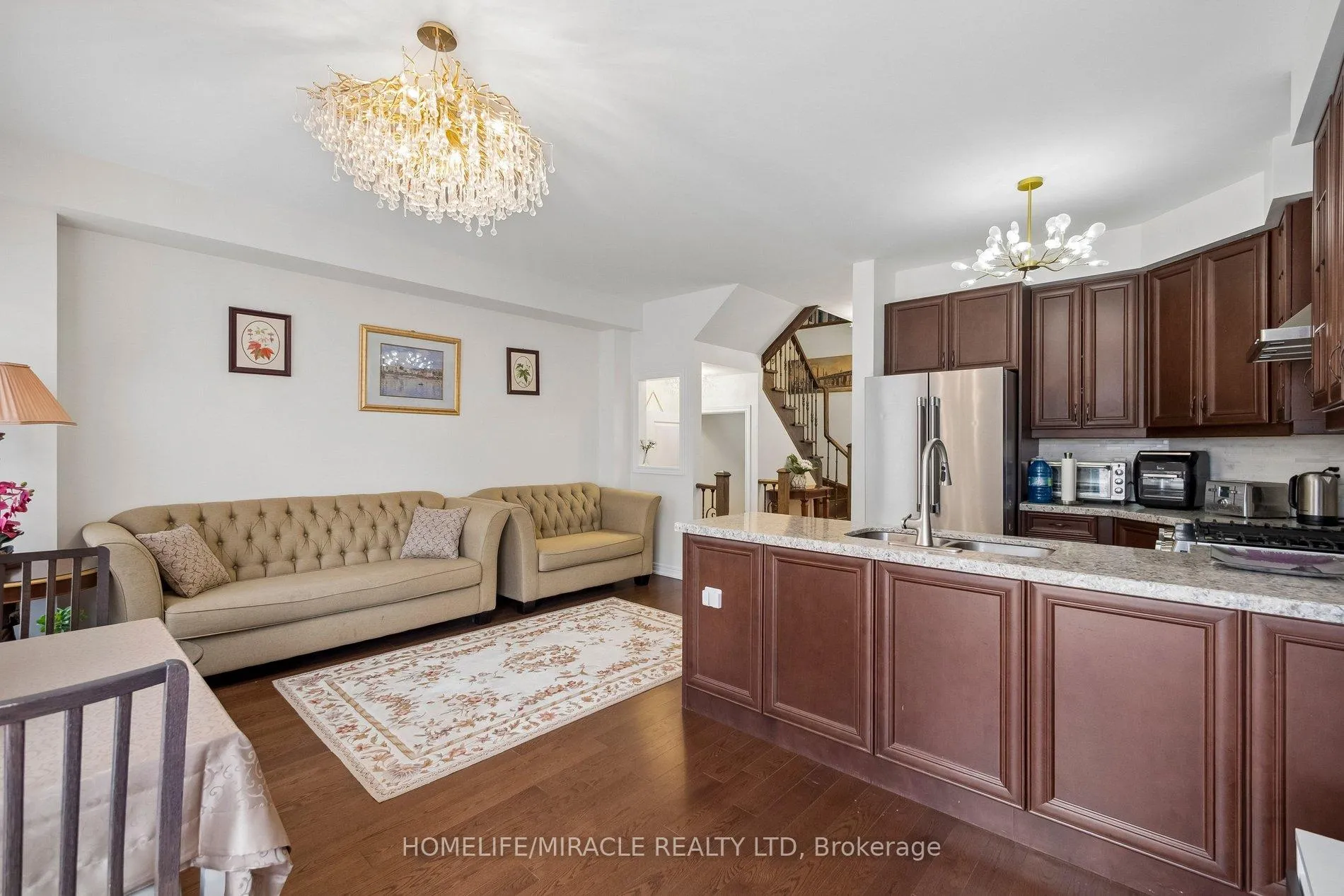 Photo 17 of 25 True Blue Crescent, Caledon, Bolton East — HOMEH