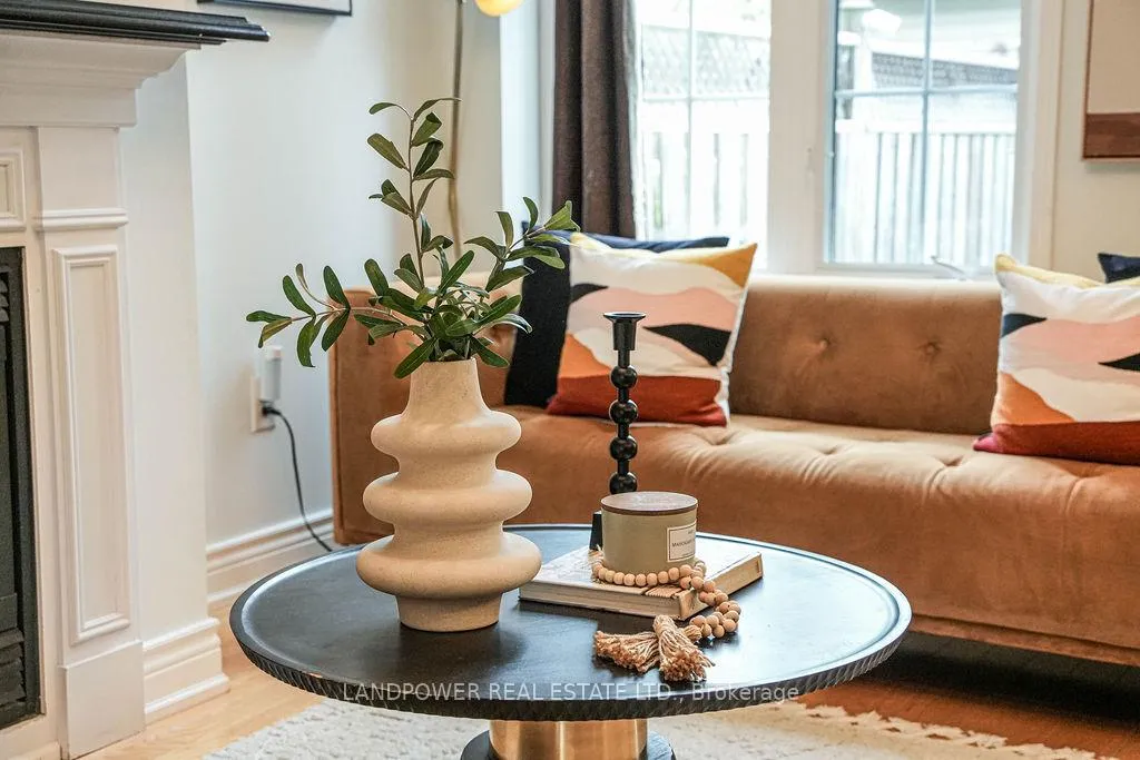 Photo 12 of 125 Yale Lane, Markham, Cornell — HOMEH