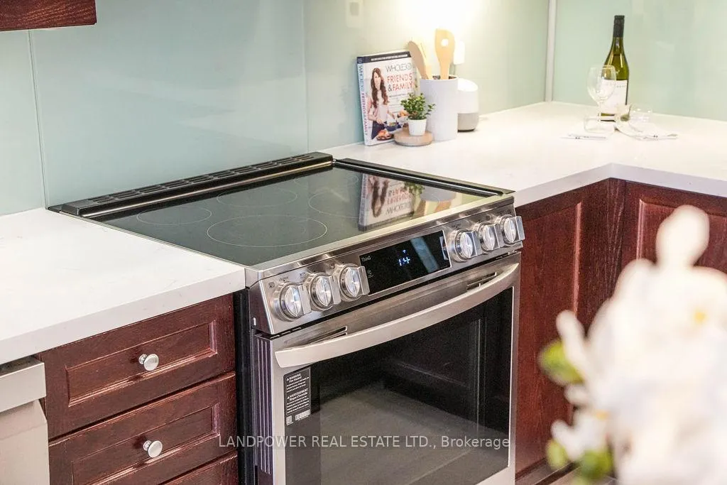 Photo 15 of 125 Yale Lane, Markham, Cornell — HOMEH