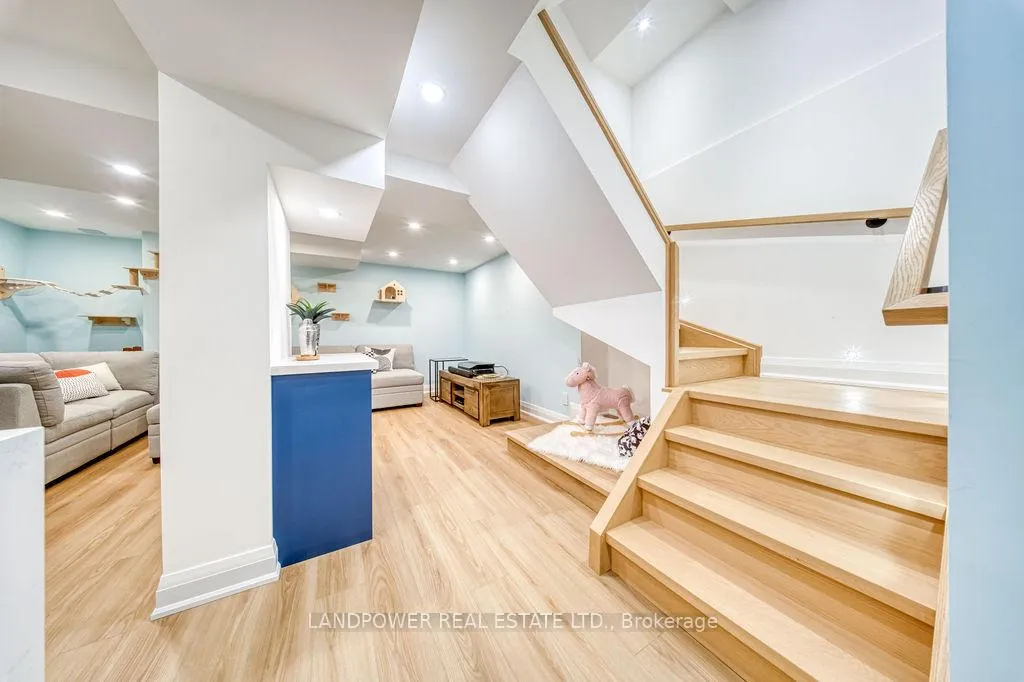 Photo 33 of 125 Yale Lane, Markham, Cornell — HOMEH