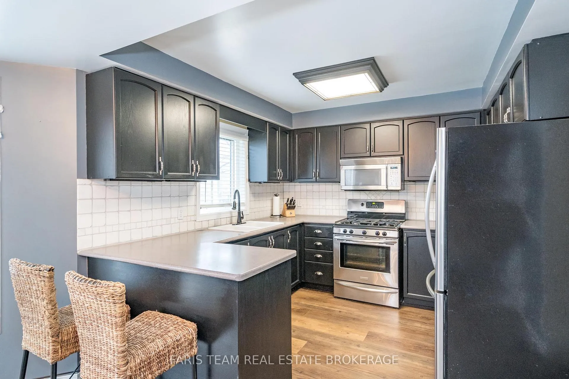 Photo 6 of 31 Etherington Crescent, Barrie, West Bayfield — HOMEH