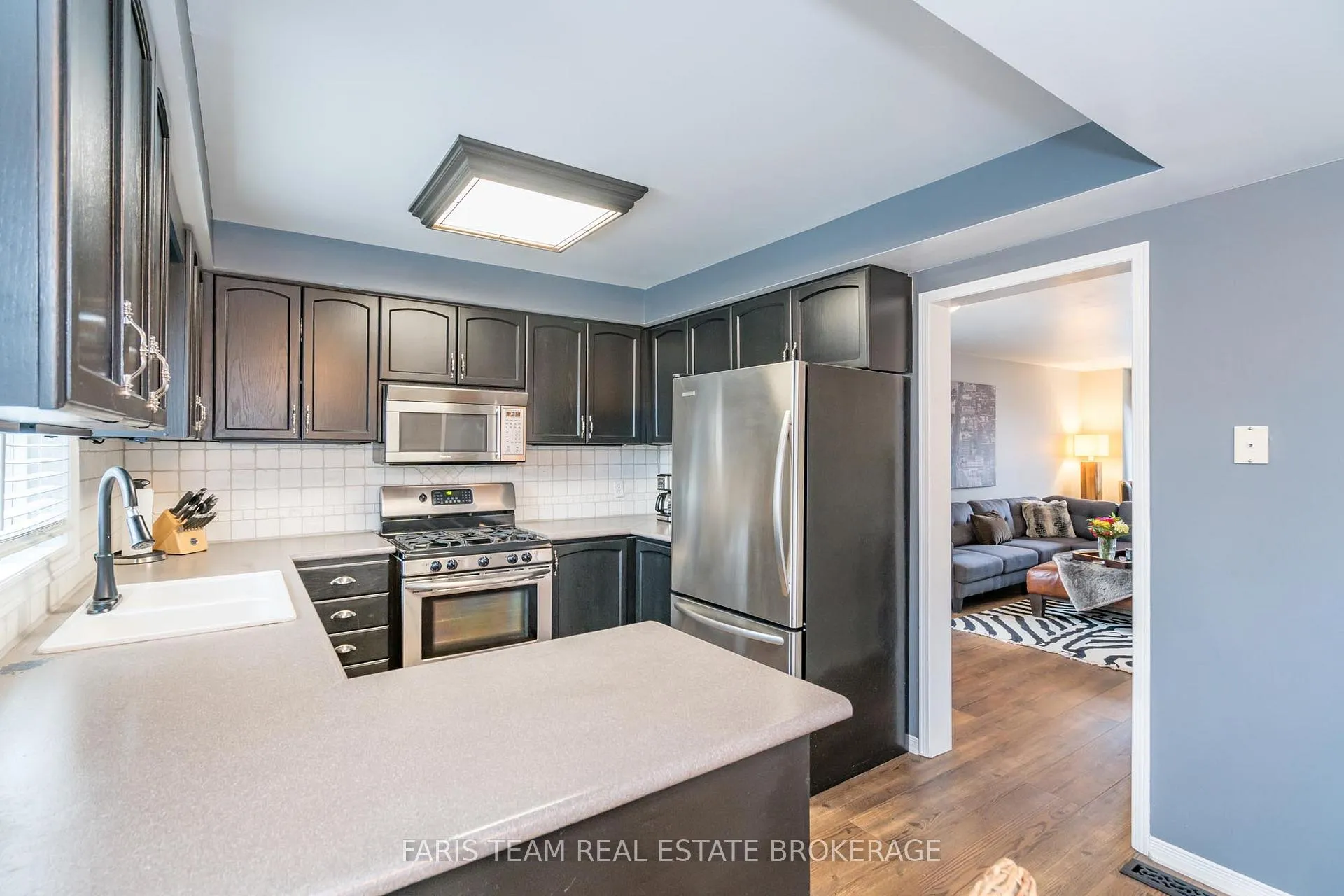Photo 7 of 31 Etherington Crescent, Barrie, West Bayfield — HOMEH