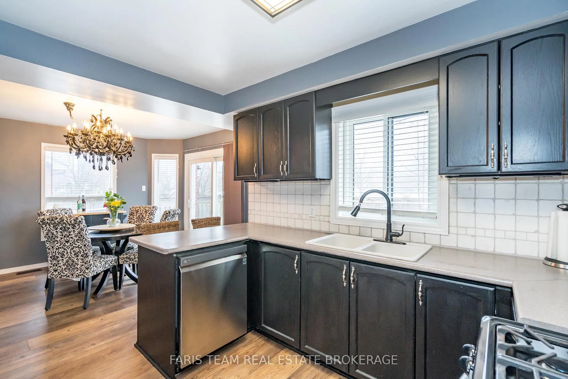 Photo 8 of 31 Etherington Crescent, Barrie, West Bayfield — HOMEH