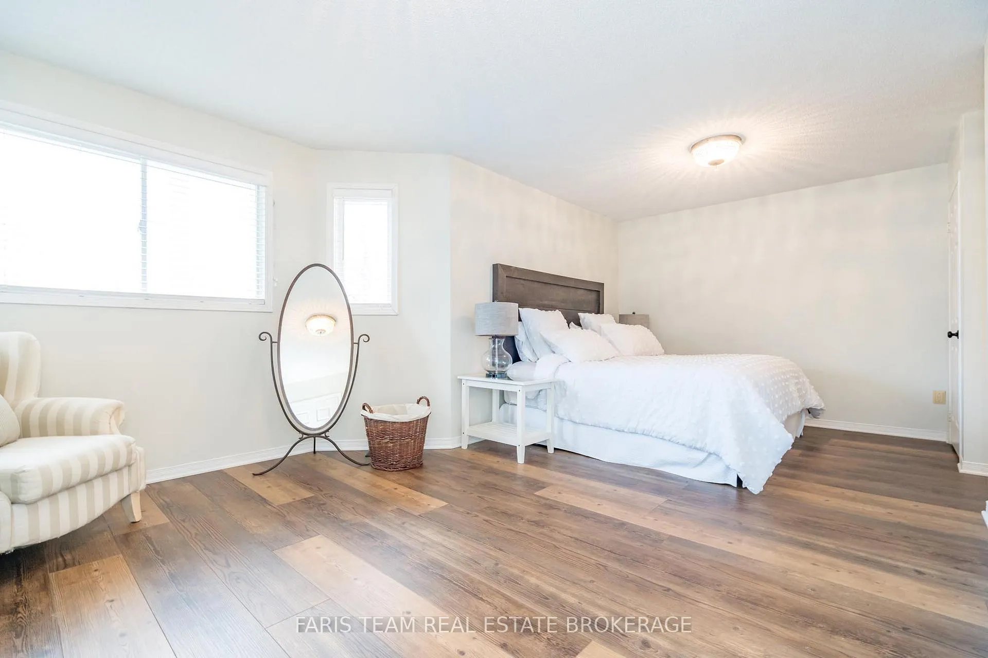 Photo 21 of 31 Etherington Crescent, Barrie, West Bayfield — HOMEH