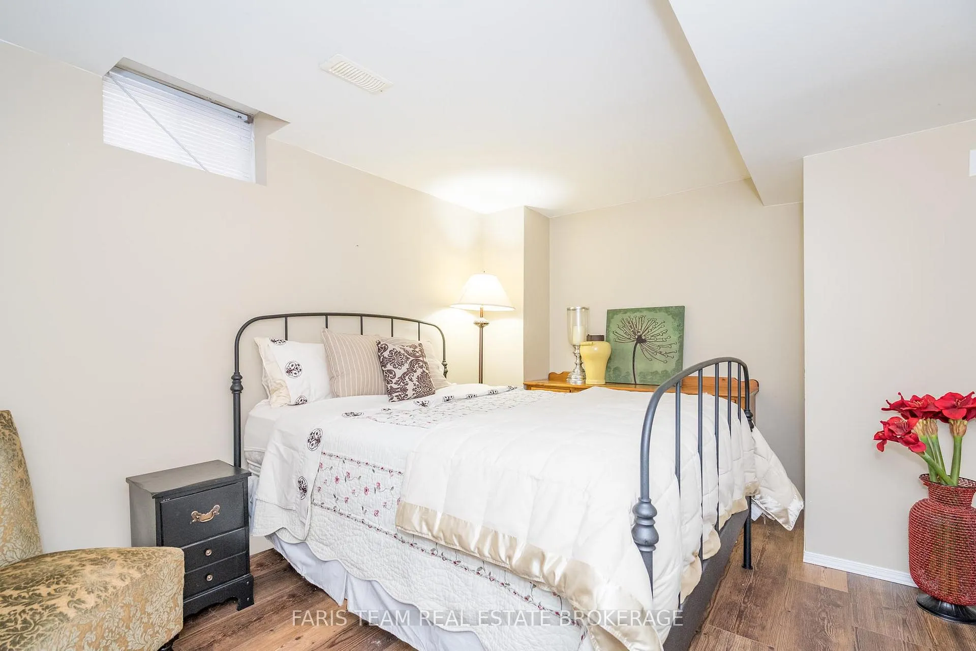 Photo 32 of 31 Etherington Crescent, Barrie, West Bayfield — HOMEH