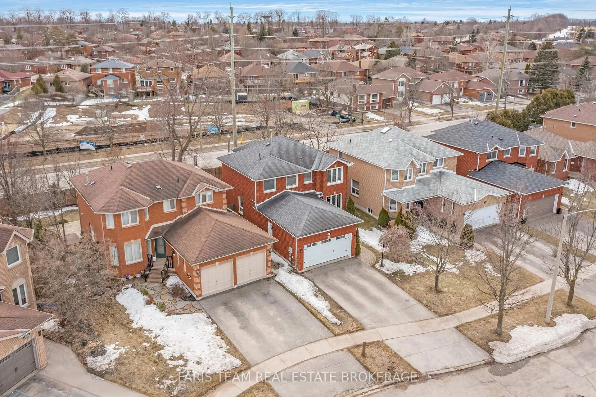 Photo 42 of 31 Etherington Crescent, Barrie, West Bayfield — HOMEH