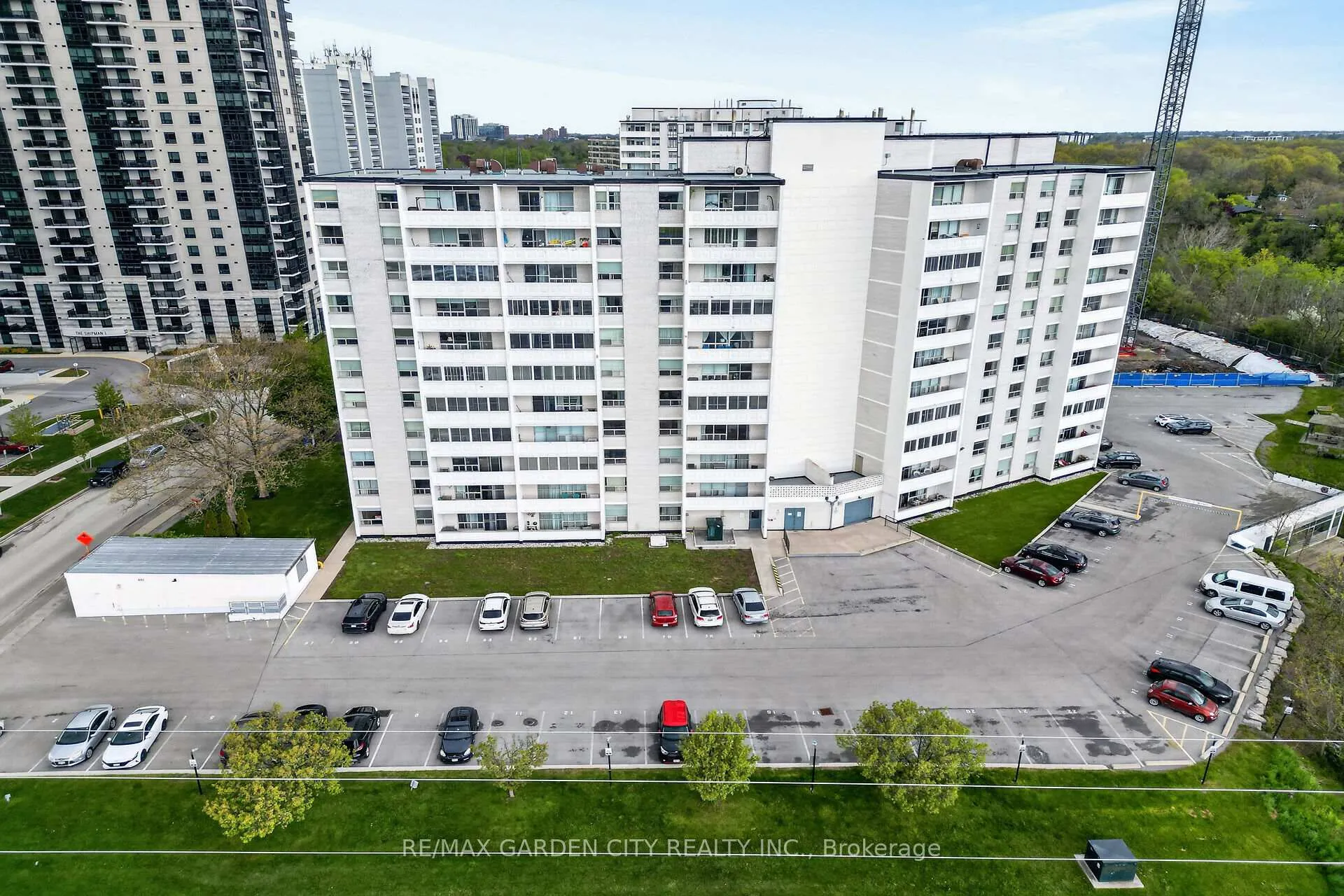 Photo 3 of Unit 106, 35 Towering Heights Boulevard, St. Catharines, Glendale/Glenridge — HOMEH