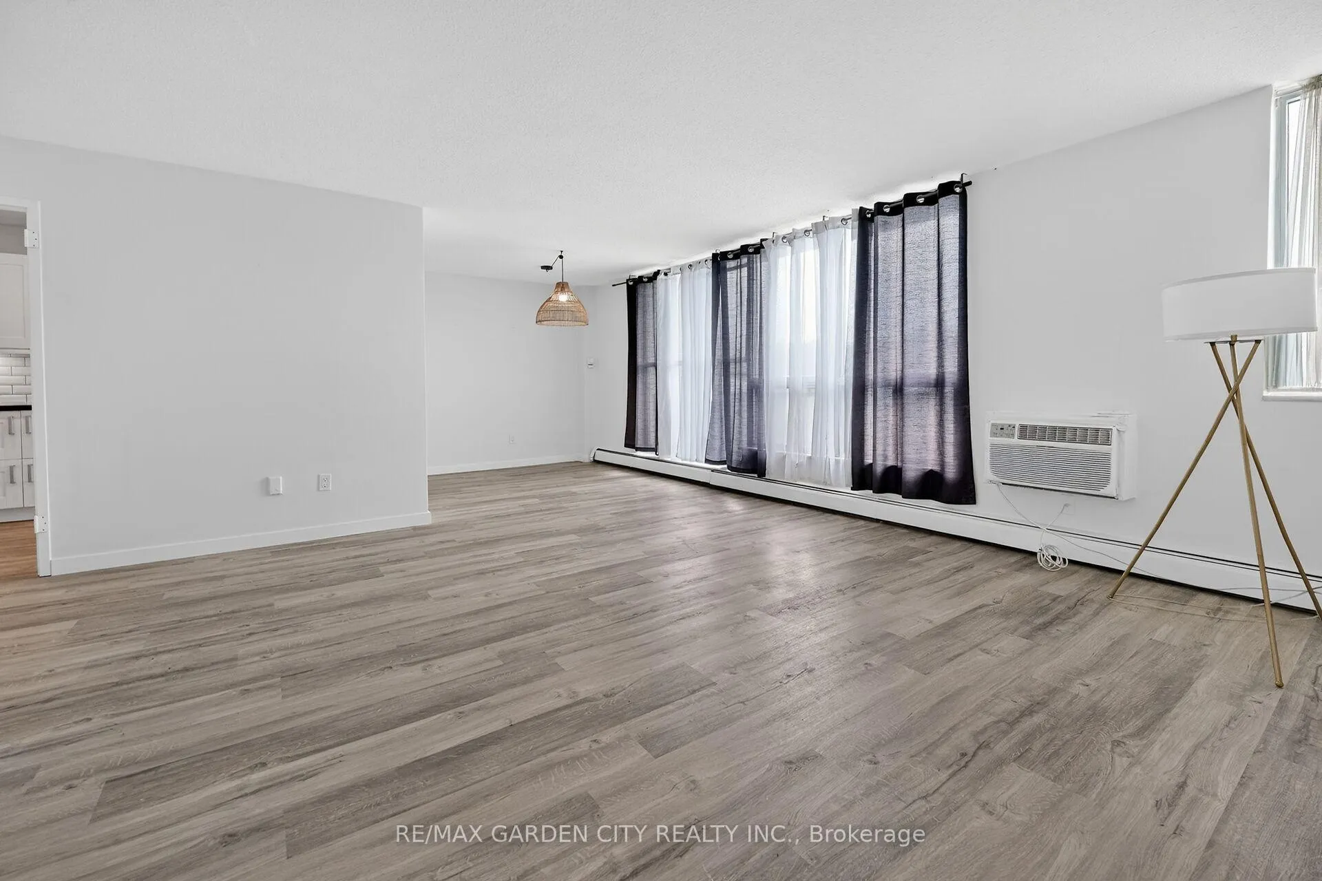 Photo 8 of Unit 106, 35 Towering Heights Boulevard, St. Catharines, Glendale/Glenridge — HOMEH