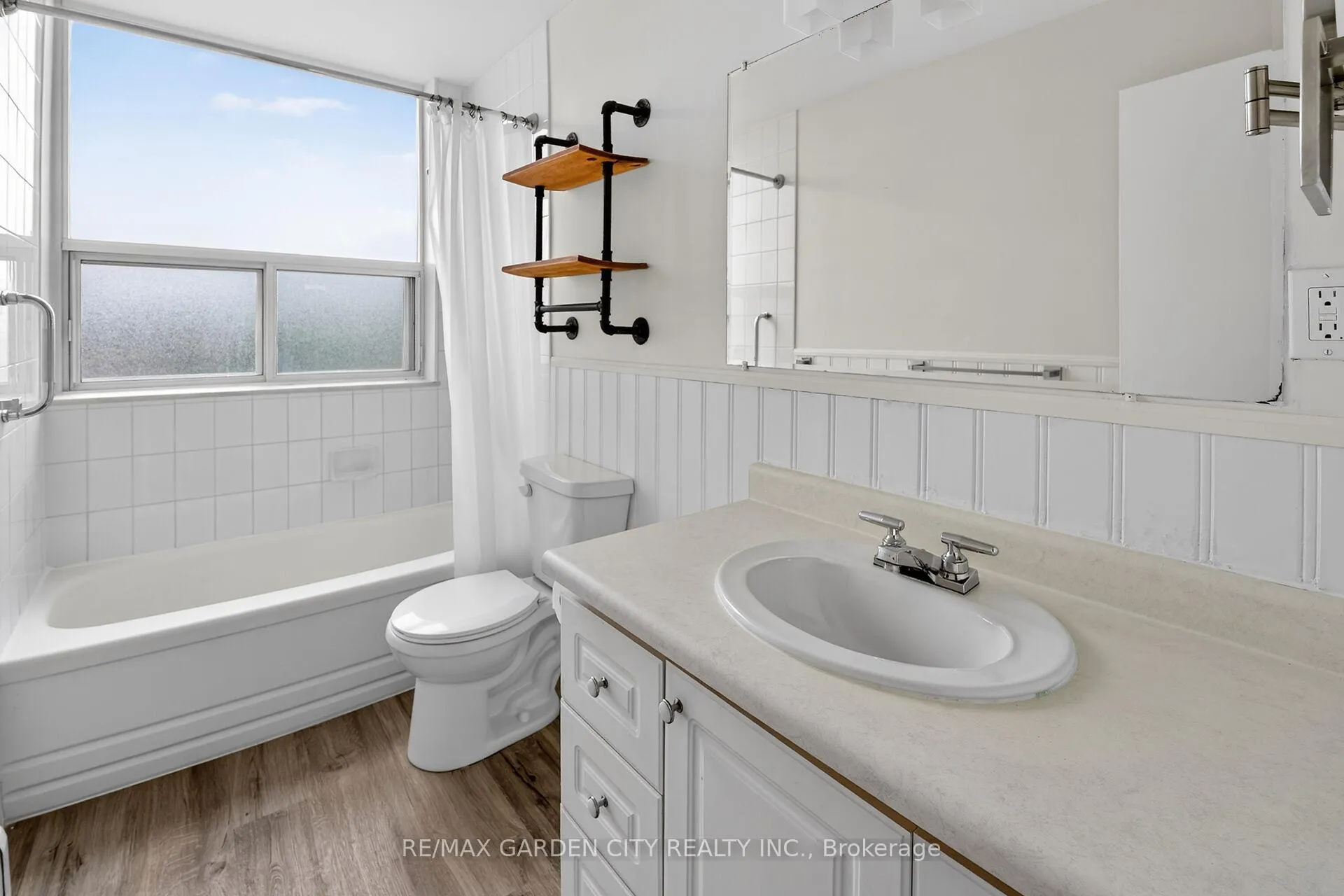 Photo 17 of Unit 106, 35 Towering Heights Boulevard, St. Catharines, Glendale/Glenridge — HOMEH