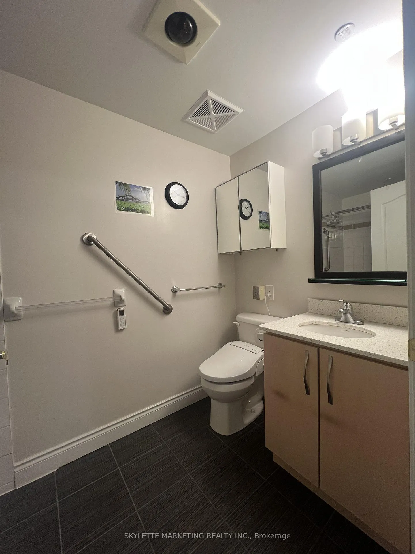 Photo 5 of Unit 201, 1 Sun Yat Sen Avenue, Markham, Milliken Mills East — HOMEH