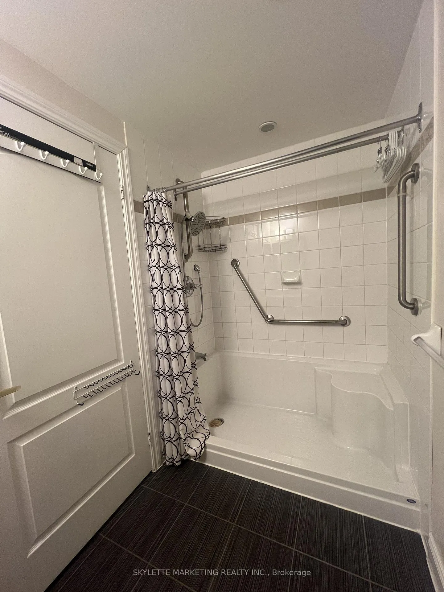 Photo 6 of Unit 201, 1 Sun Yat Sen Avenue, Markham, Milliken Mills East — HOMEH