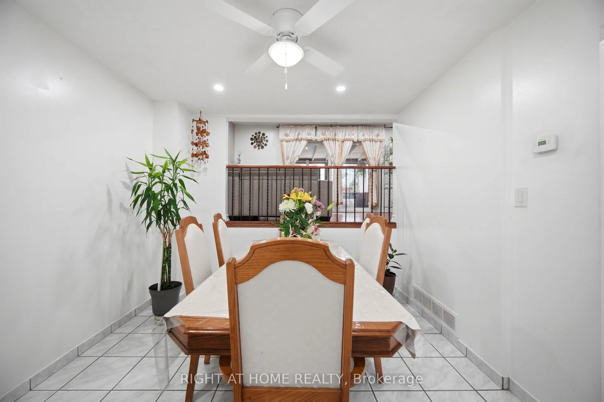 Photo 12 of 18 Mercedes Drive, Etobicoke, Mount Olive-Silverstone-Jamestown — HOMEH