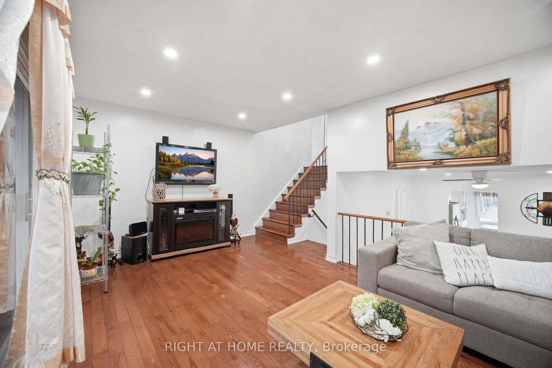 Photo 18 of 18 Mercedes Drive, Etobicoke, Mount Olive-Silverstone-Jamestown — HOMEH