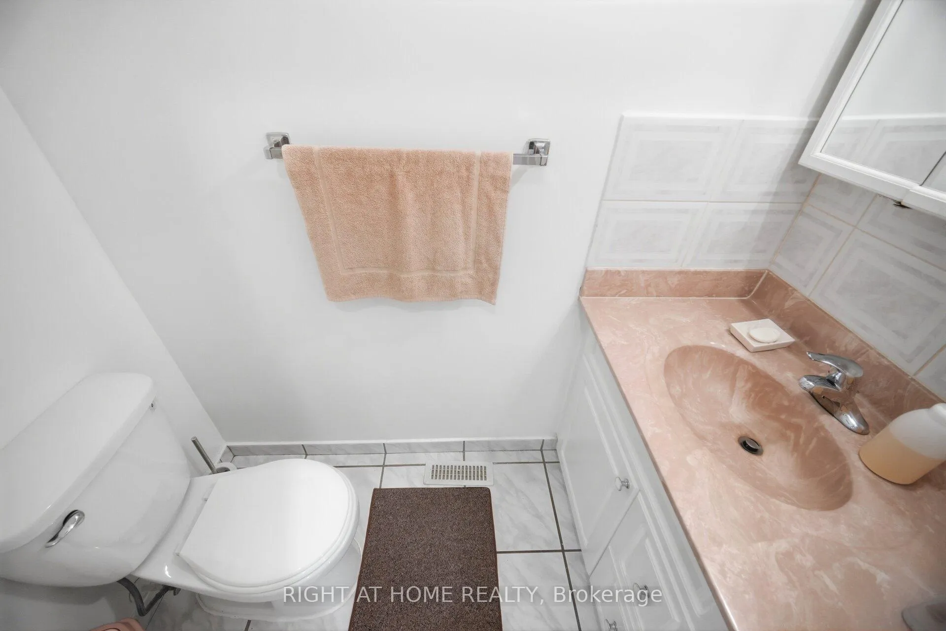 Photo 22 of 18 Mercedes Drive, Etobicoke, Mount Olive-Silverstone-Jamestown — HOMEH