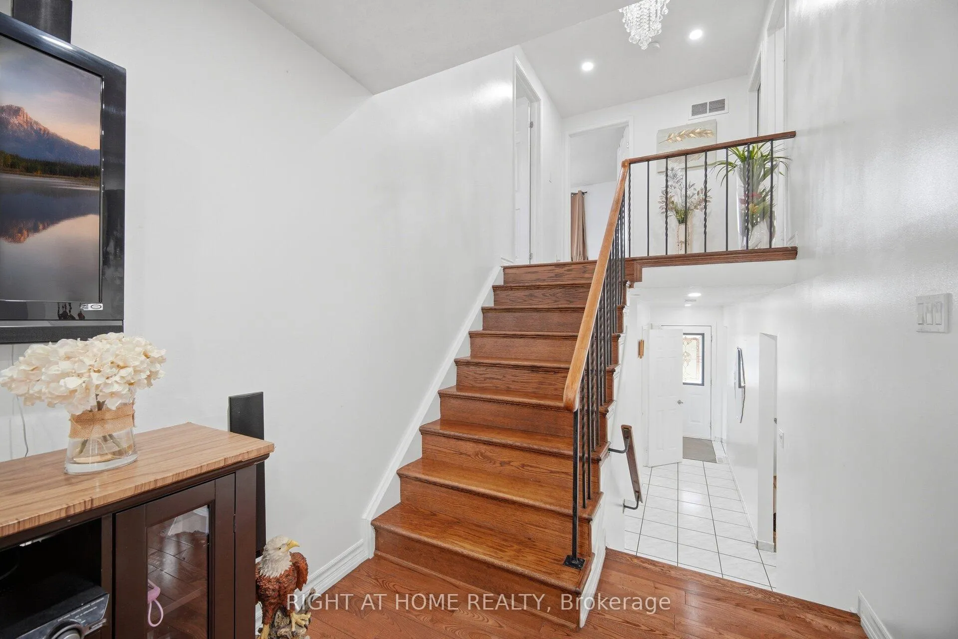 Photo 23 of 18 Mercedes Drive, Etobicoke, Mount Olive-Silverstone-Jamestown — HOMEH