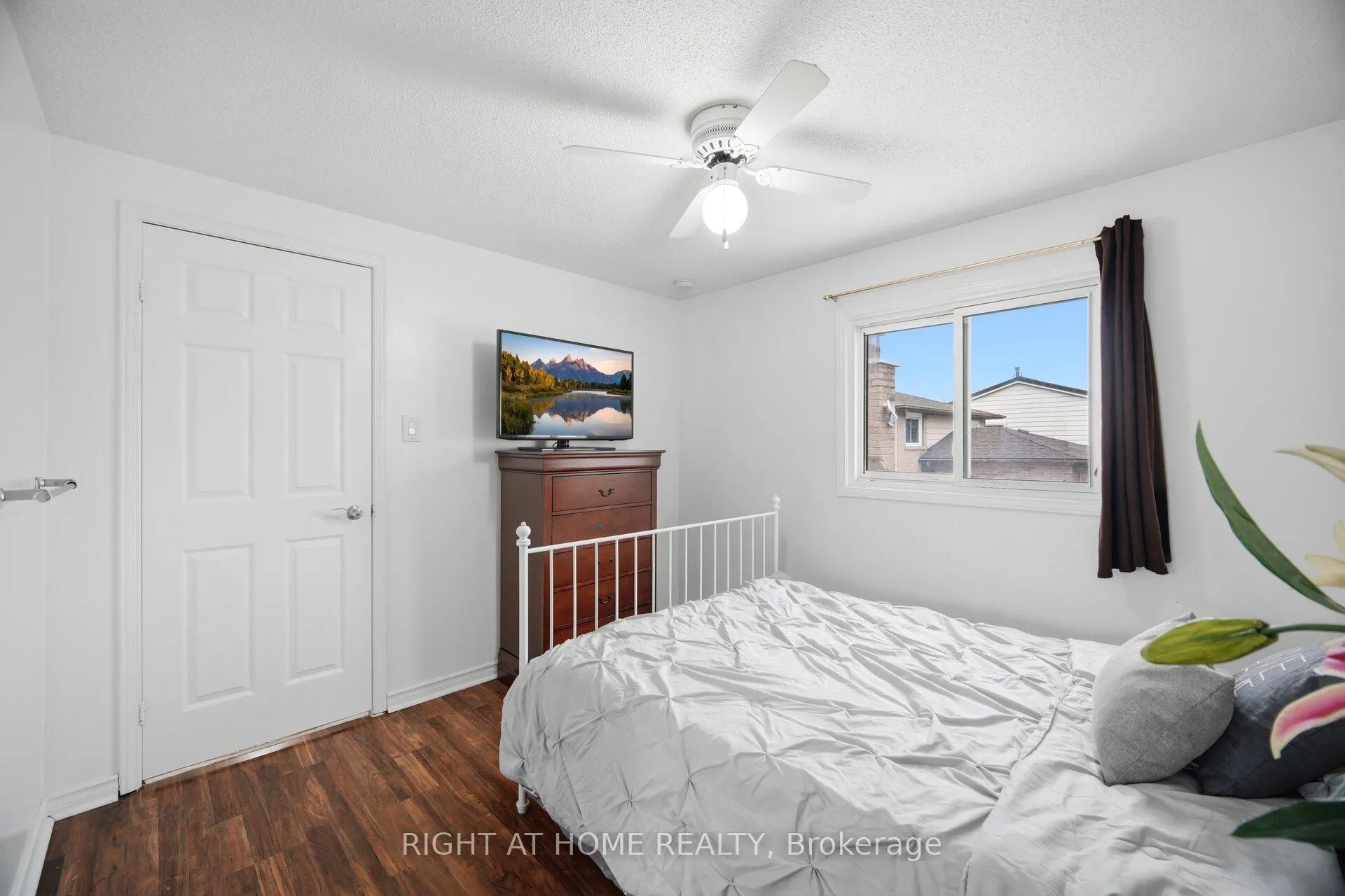 Photo 31 of 18 Mercedes Drive, Etobicoke, Mount Olive-Silverstone-Jamestown — HOMEH