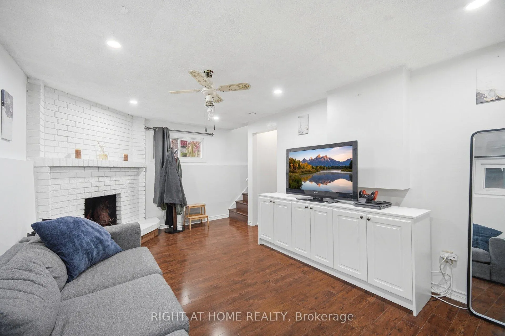Photo 38 of 18 Mercedes Drive, Etobicoke, Mount Olive-Silverstone-Jamestown — HOMEH