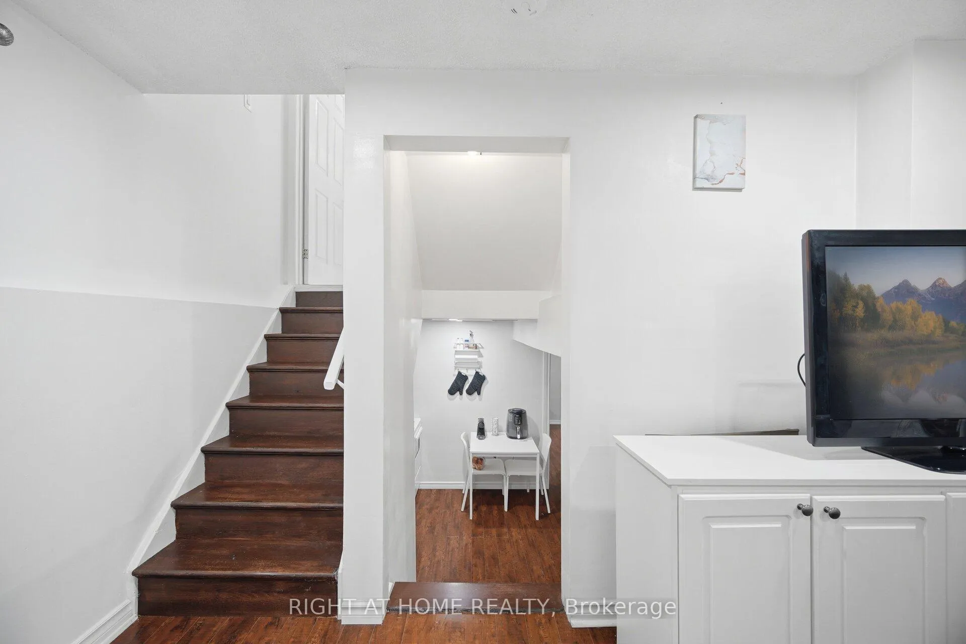 Photo 39 of 18 Mercedes Drive, Etobicoke, Mount Olive-Silverstone-Jamestown — HOMEH