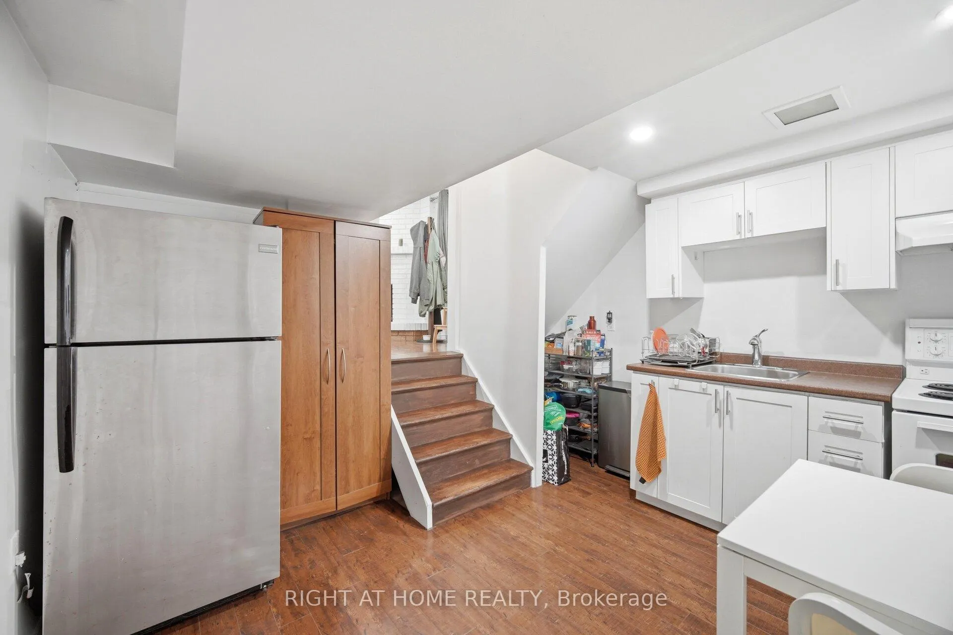 Photo 42 of 18 Mercedes Drive, Etobicoke, Mount Olive-Silverstone-Jamestown — HOMEH