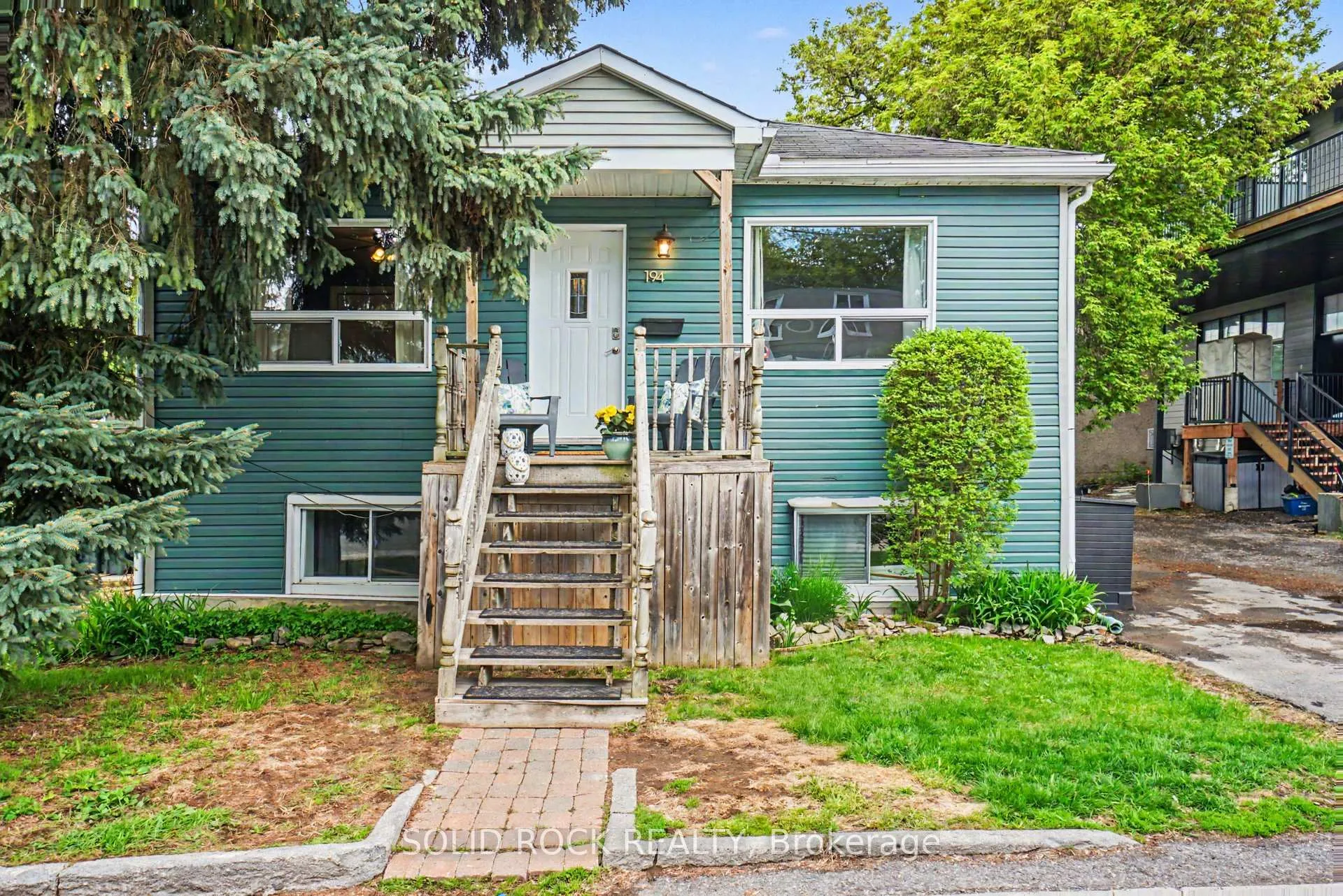 Front of 194 Genest Street