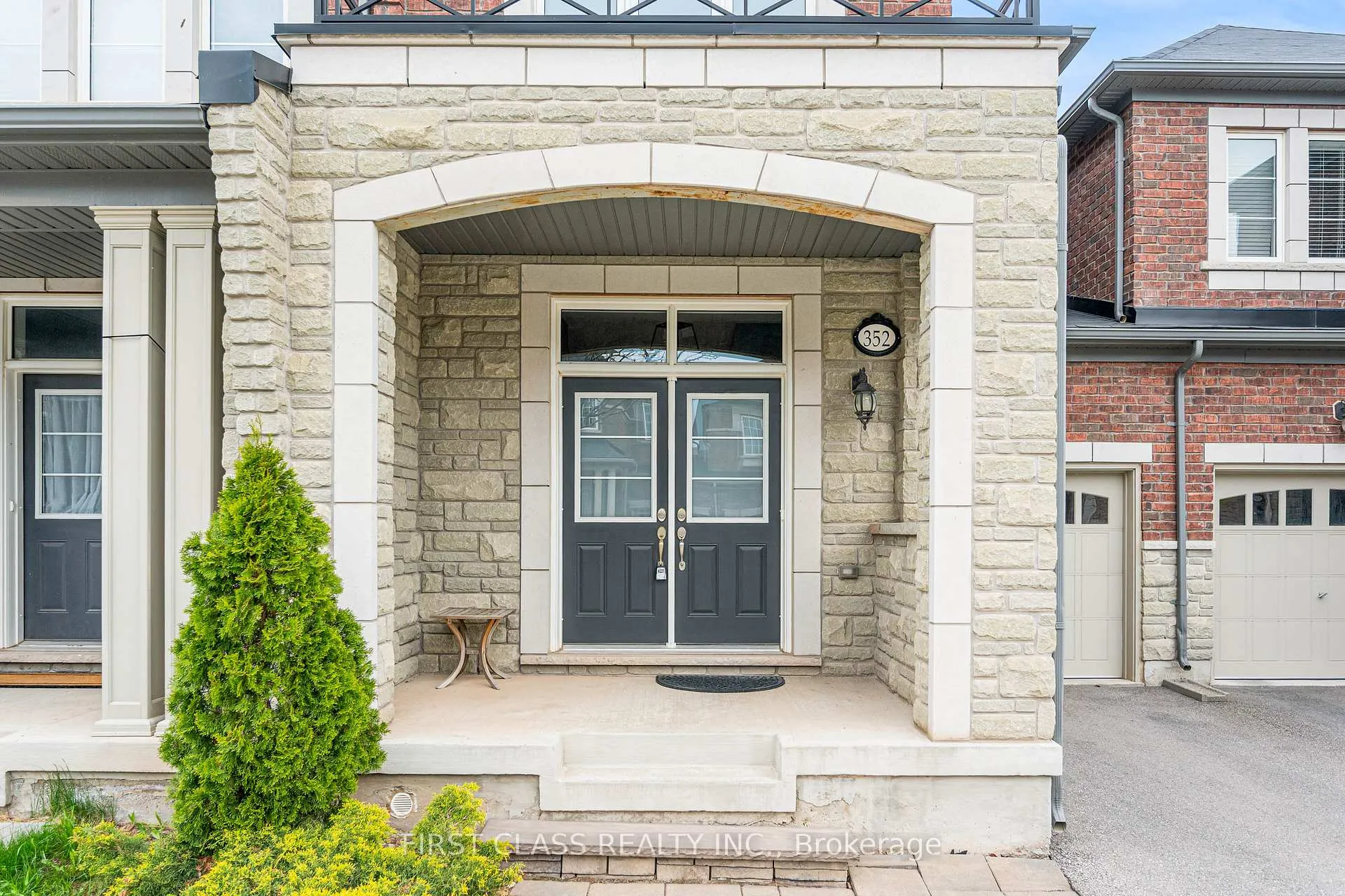Photo 2 of 352 Leadwood Gate, Oakville, Glenorchy — HOMEH